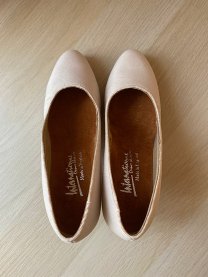 ICS RoundToe - Beige Lycra - Size 5 - Regular