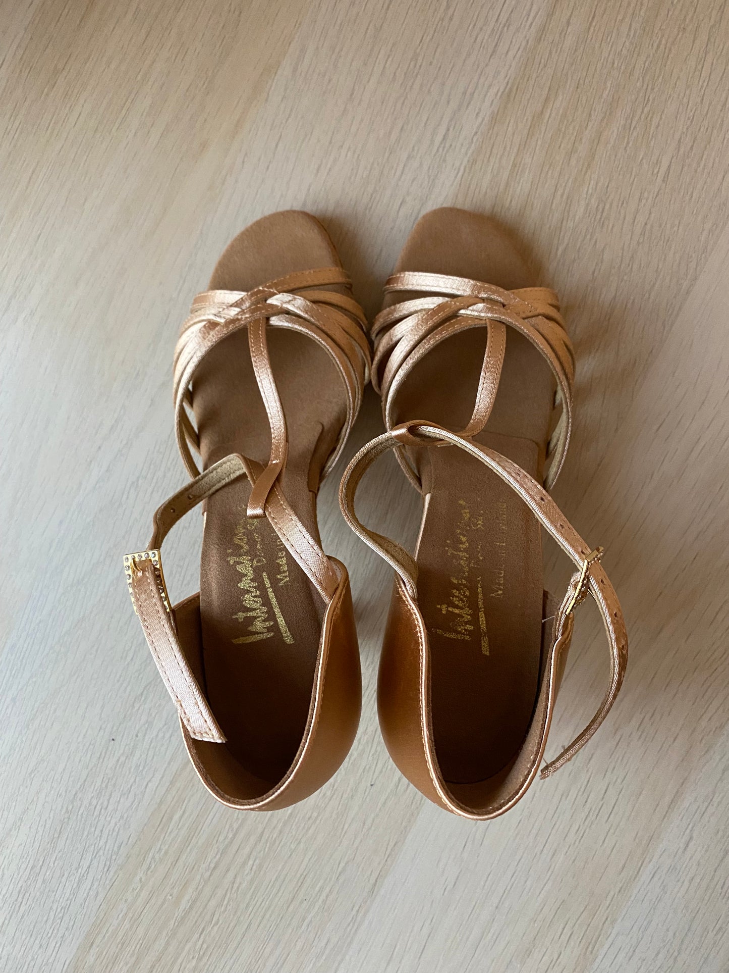 Bela - Peach Satin - Size 3.5 - Narrow