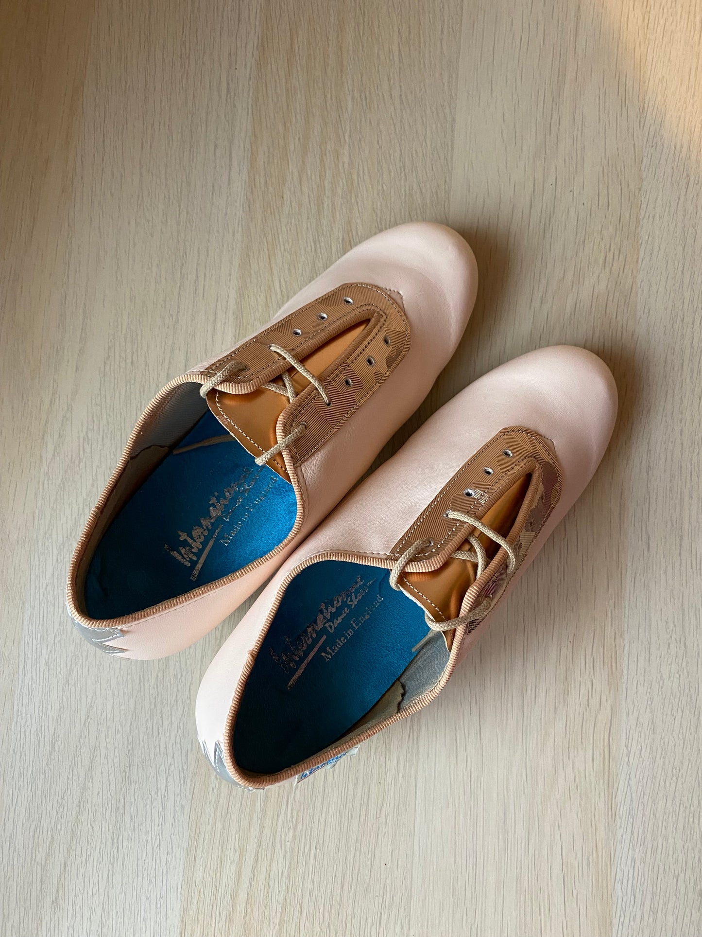 Artiste SS - Himalayan Rose (Size 5.5)