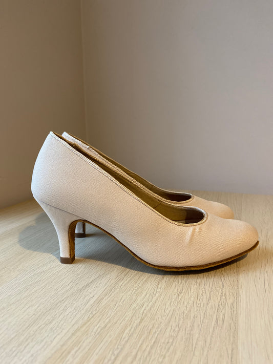 ICS RoundToe - Beige Lycra - Size 5 - Regular