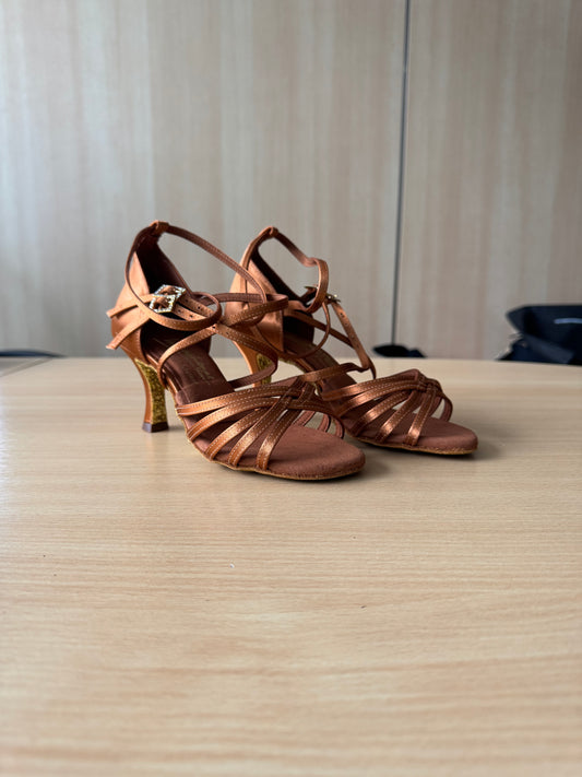 Emily - Tan Satin - Size 5 - Regular (Gold Glitter Soles)