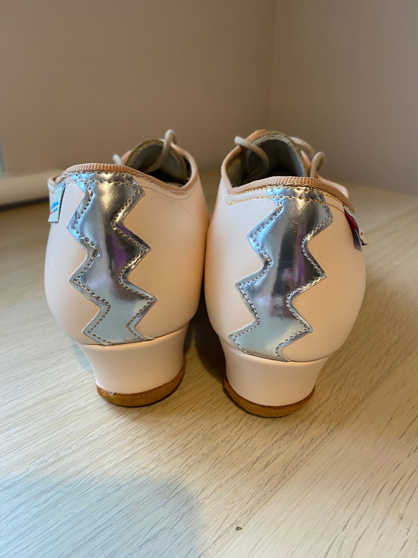 Artiste SS - Himalayan Rose (Size 5.5)