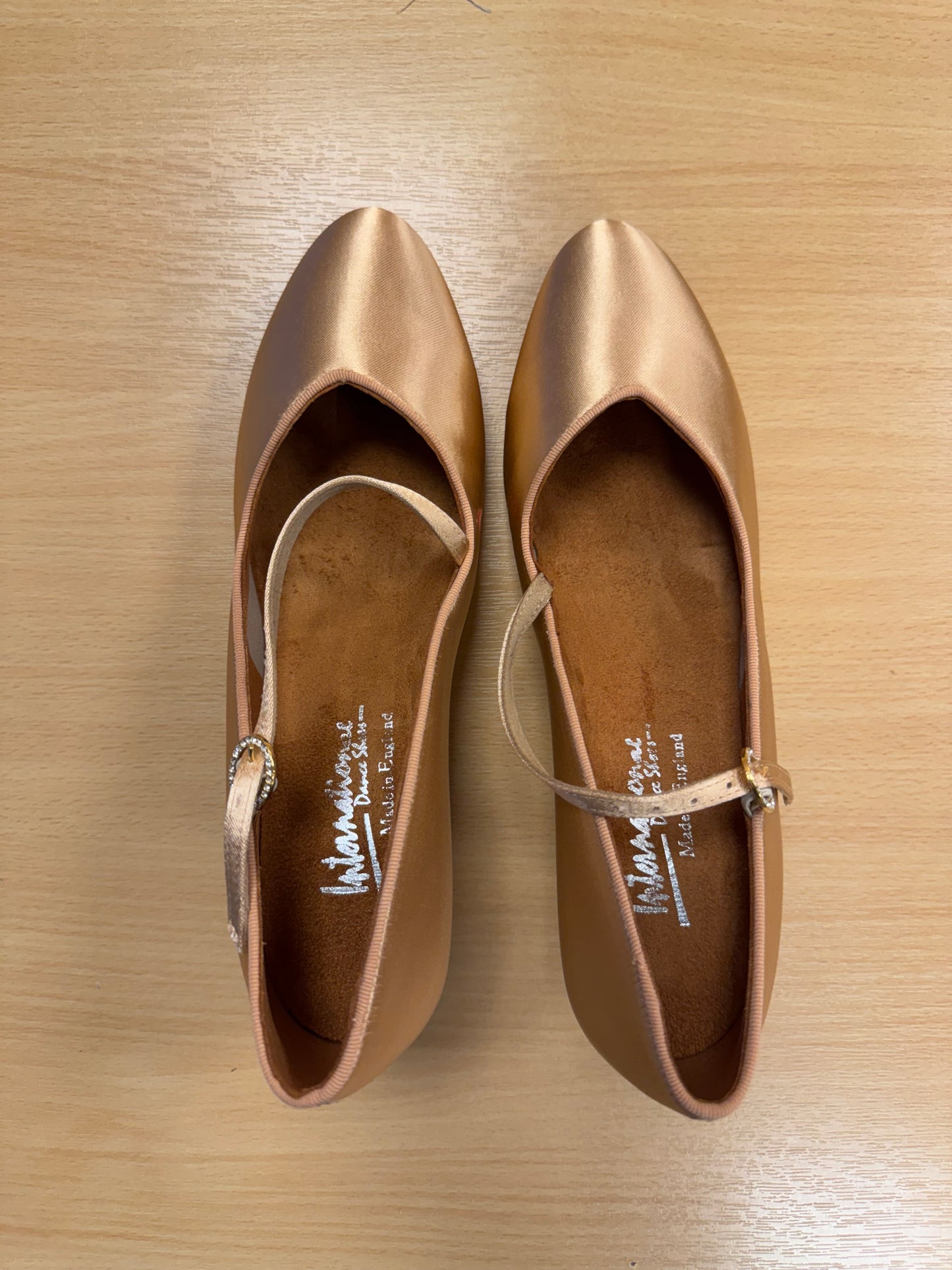 ICS Vista SingleStrap - Peach Satin - Size 6.5 - Regular