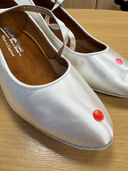 ICS RoundToe SingleStrap - White Satin - Size 7 - Regular