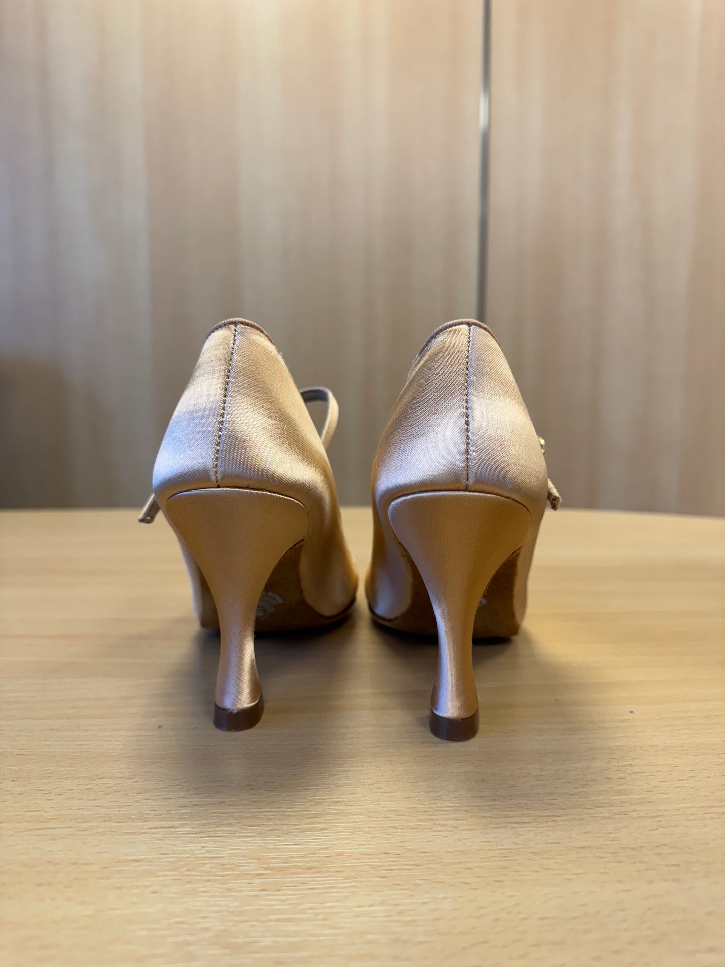 ICS Classic - Peach Satin (Size 3.5)