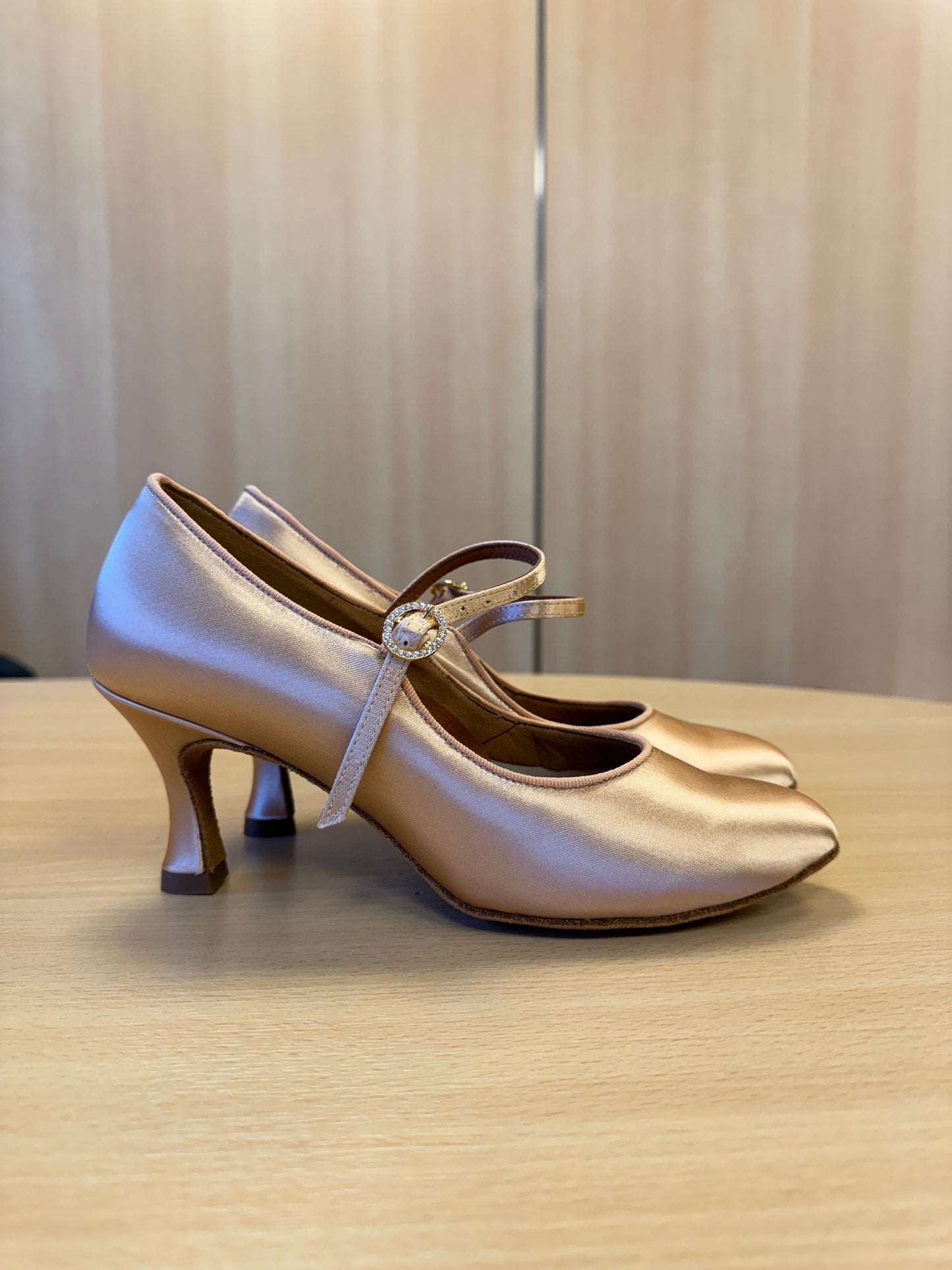 ICS Classic - Peach Satin (Size 5.5N)