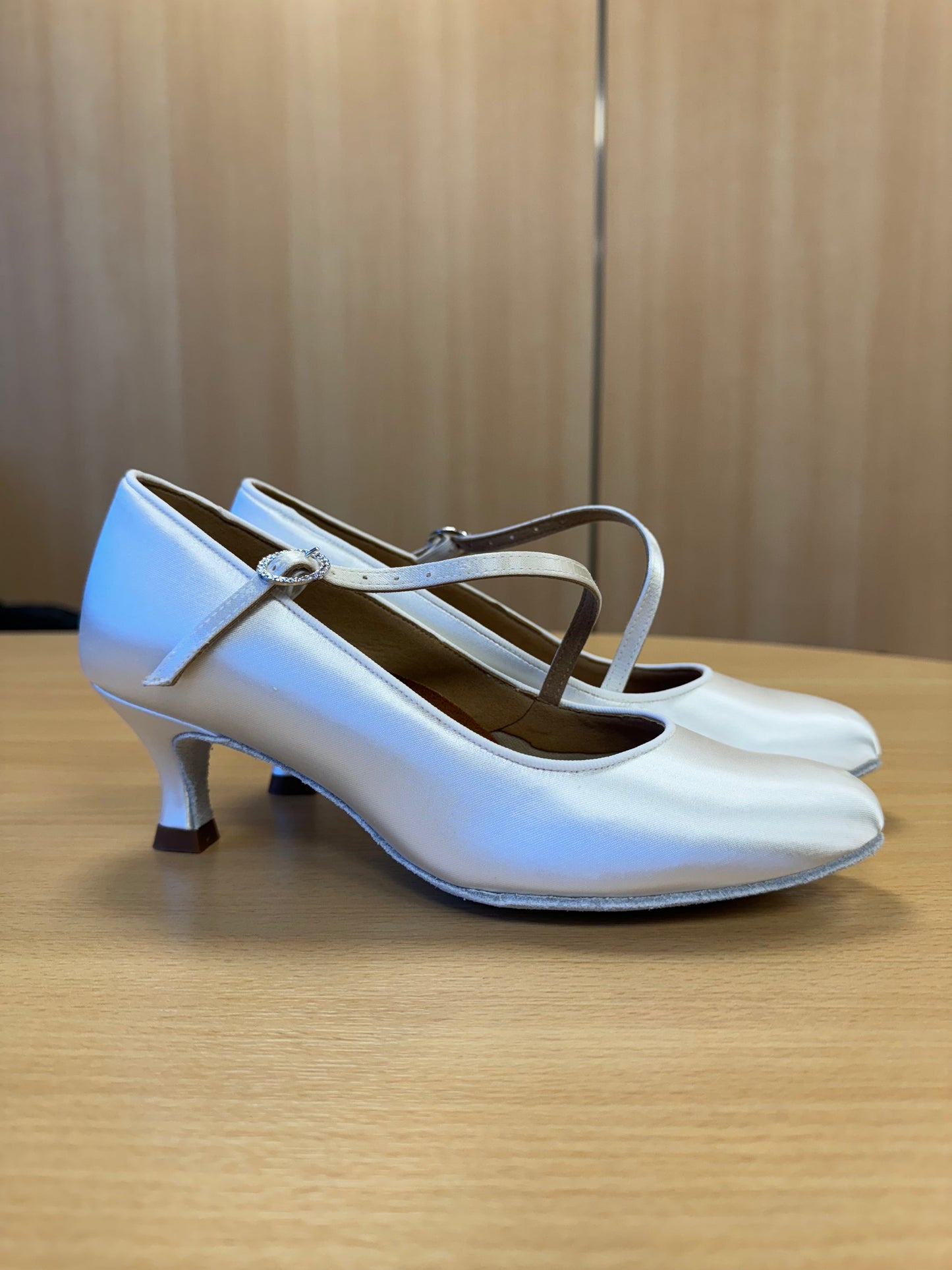 ICS RoundToe S/Strap - White Satin (Size 5.5N)