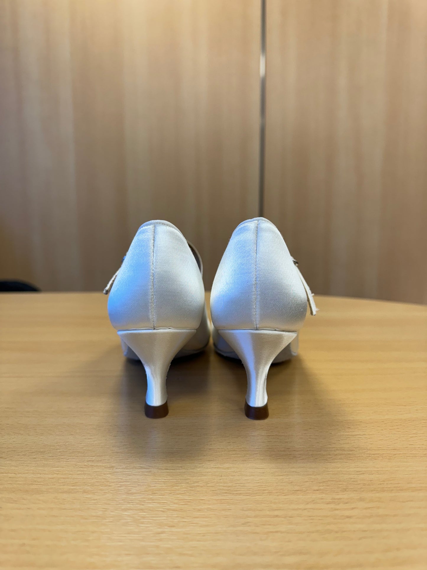 ICS RoundToe S/Strap - White Satin (Size 5.5N)
