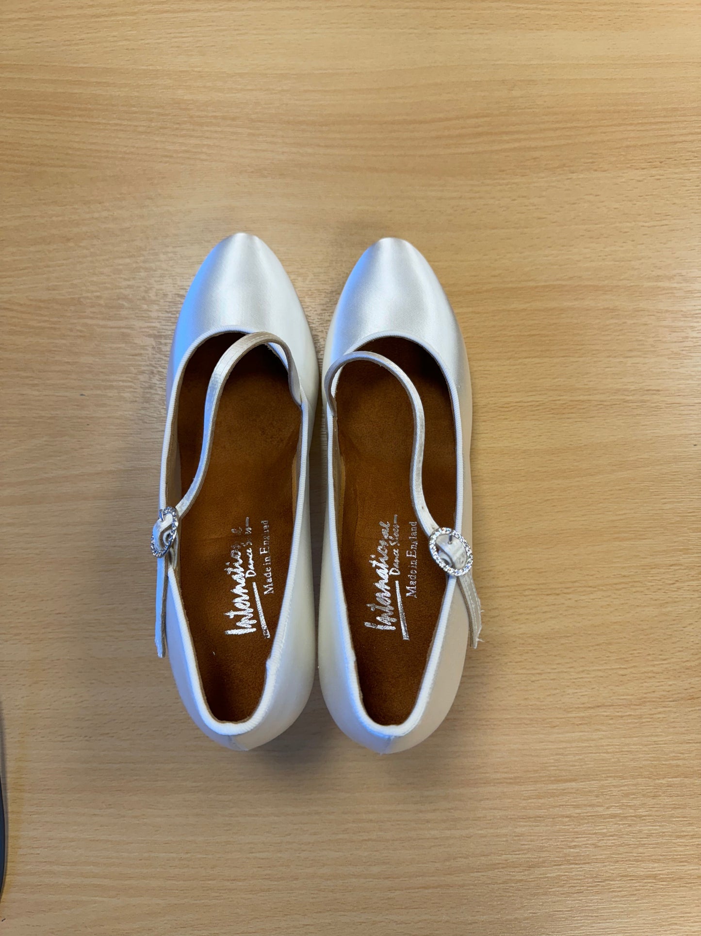 ICS RoundToe S/Strap - White Satin (Size 5.5N)