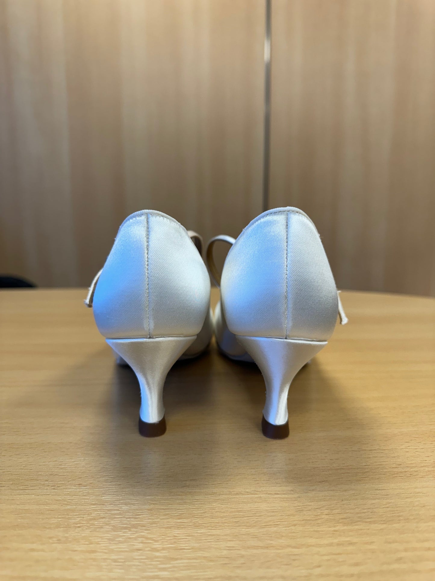 ICS RoundToe S/Strap - White Satin (Size 8W)