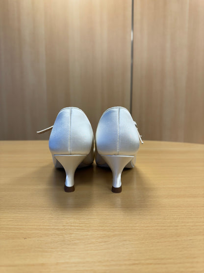 ICS SuperStar S/Strap - White Satin (Size 7.5XW)