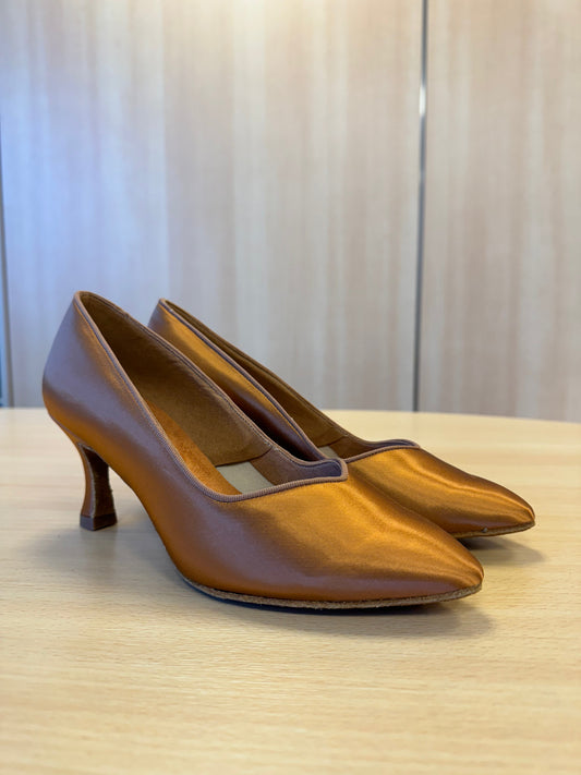 ICS Superstar - Tan Satin (Size 6)