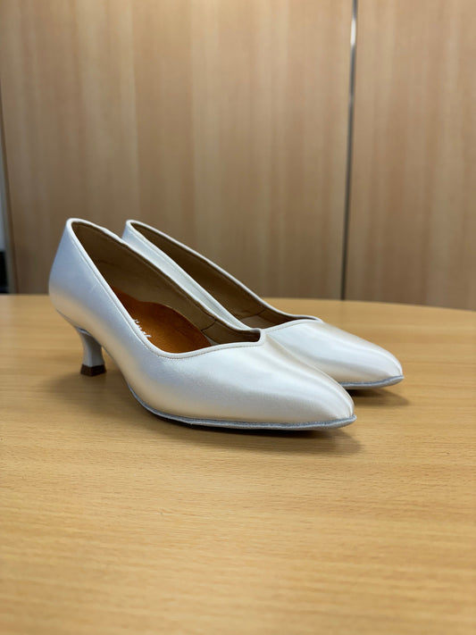 ICS Superstar - White Satin (Size 5.5XW)