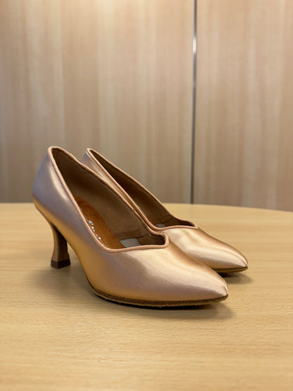 ICS Superstar - Peach Satin (Size 2.5)