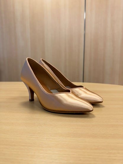 ICS Superstar - Peach Satin (Size 4.5)