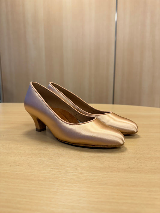 ICS RoundToe - Peach Satin (Size 3.5)