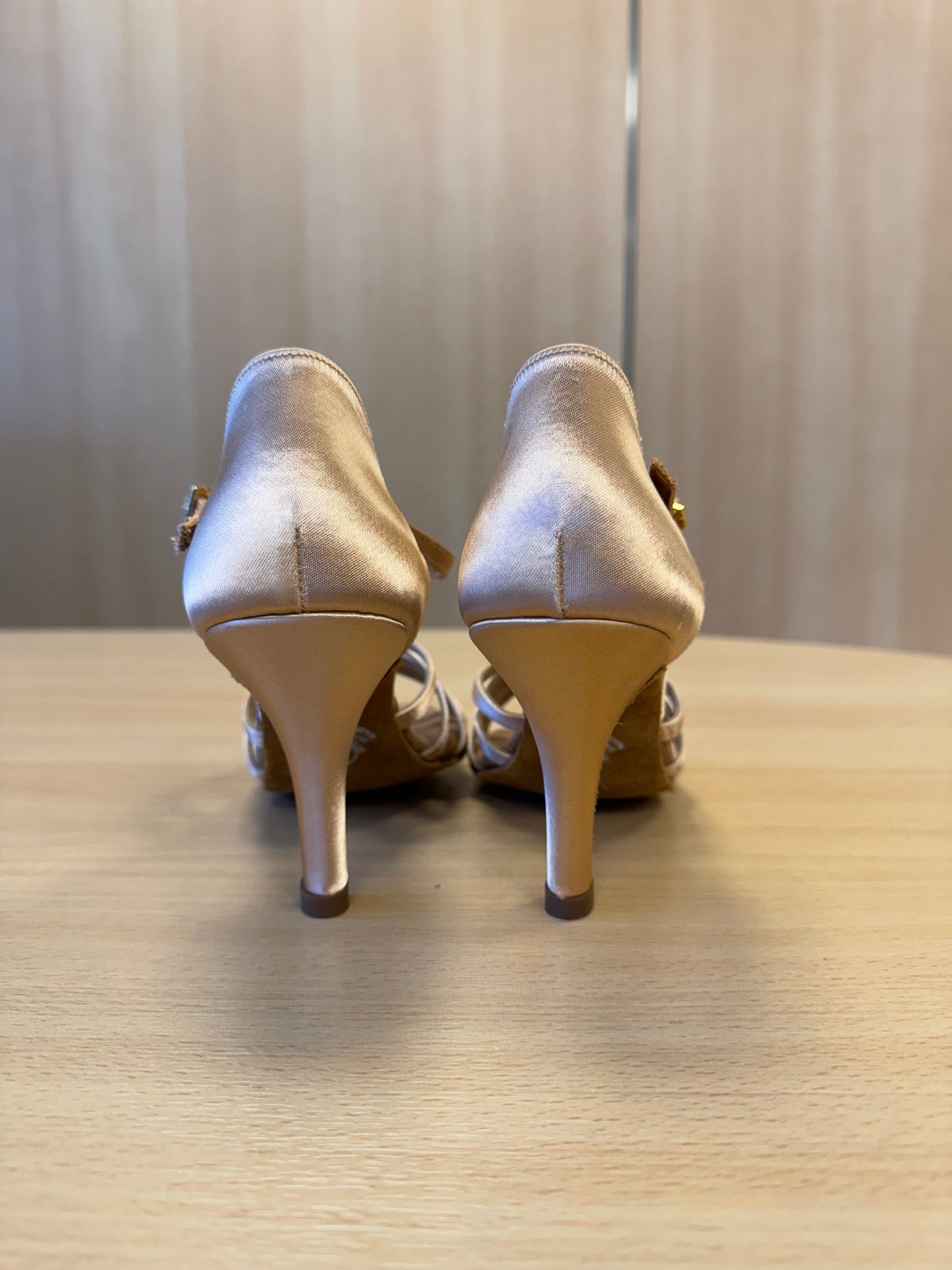 Bela - Peach Satin (Size 4)