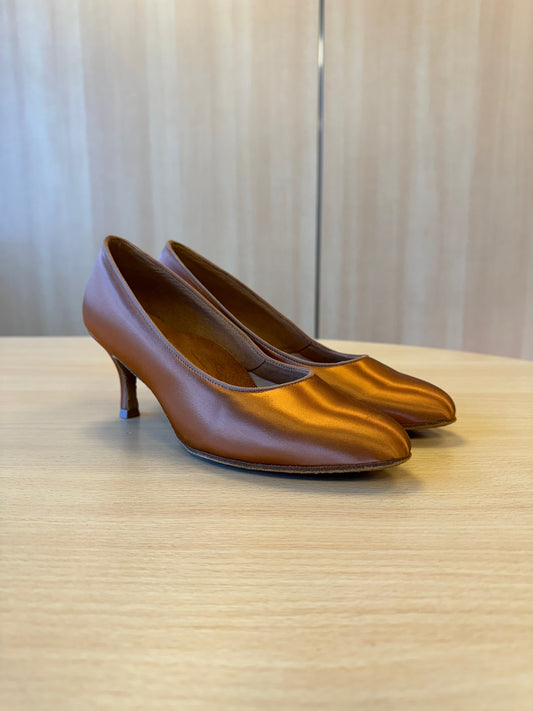 ICS RoundToe - Tan Satin (Size 6.5)