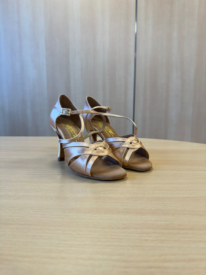 Mia - Peach Satin (Size 4.5W)