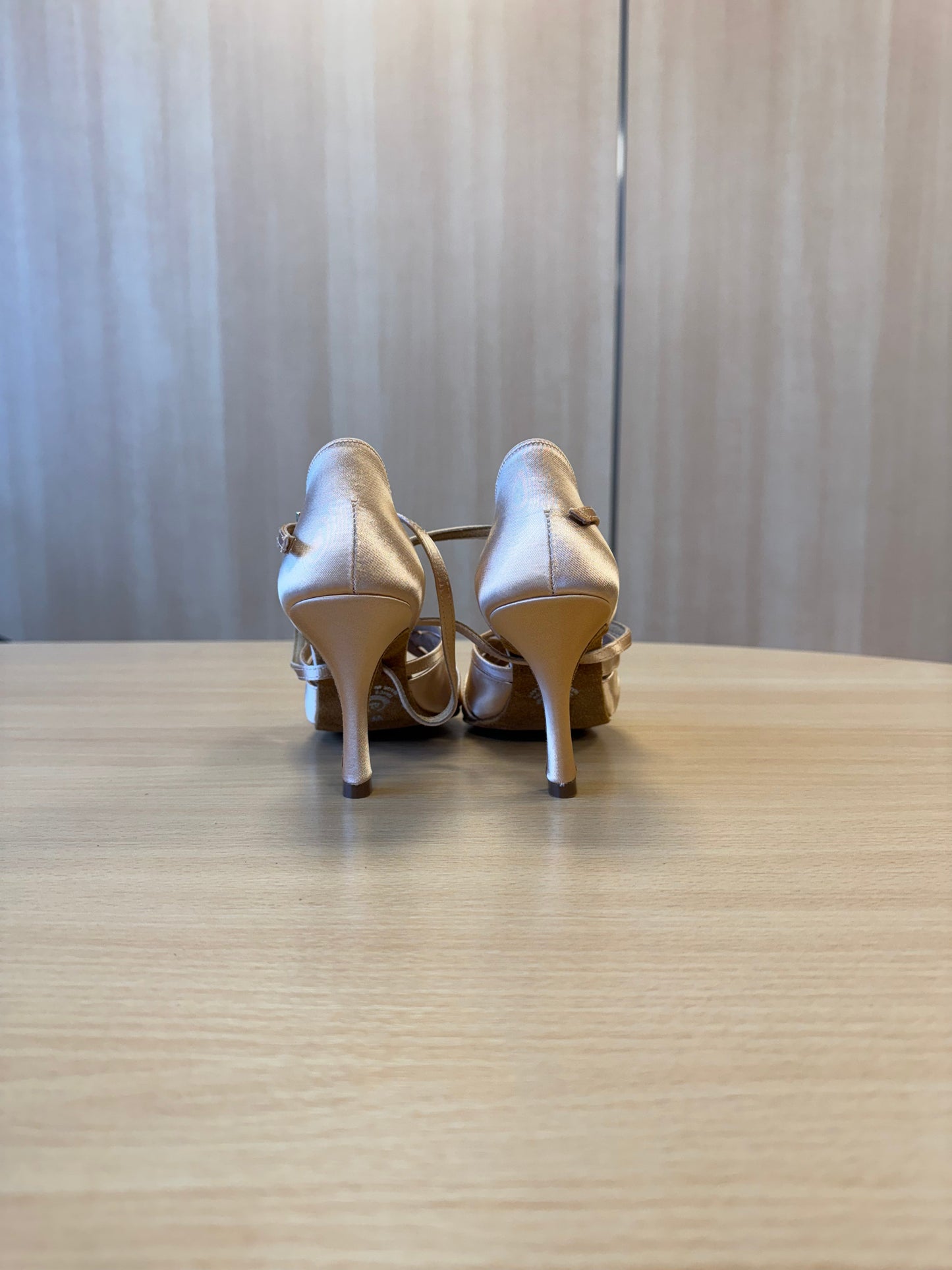 Mia - Peach Satin (Size 4.5W)