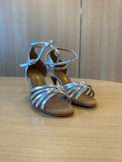 Tanya - Silver (Size 5XW)