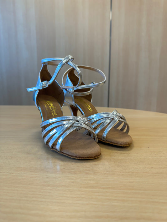Tanya - Silver (Size 5XW)
