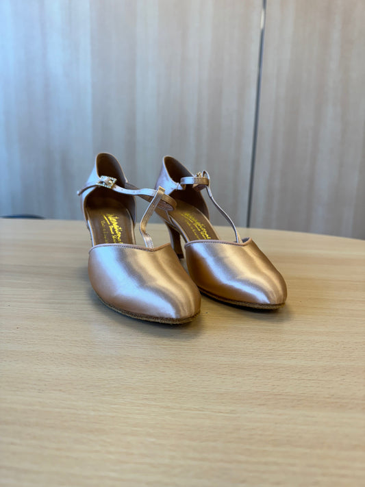 SAMPLE: American Flex T-Bar - Peach Satin - Size 5