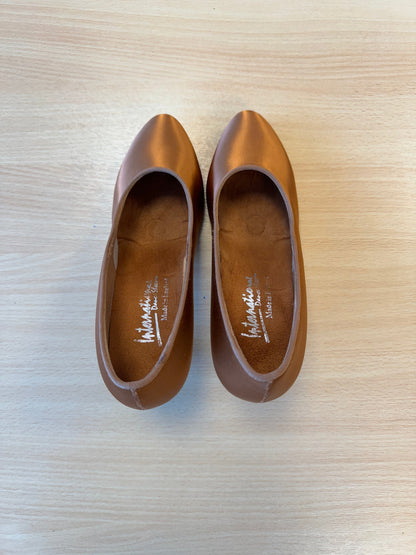 ICS RoundToe - Tan Satin (Size 5.5)