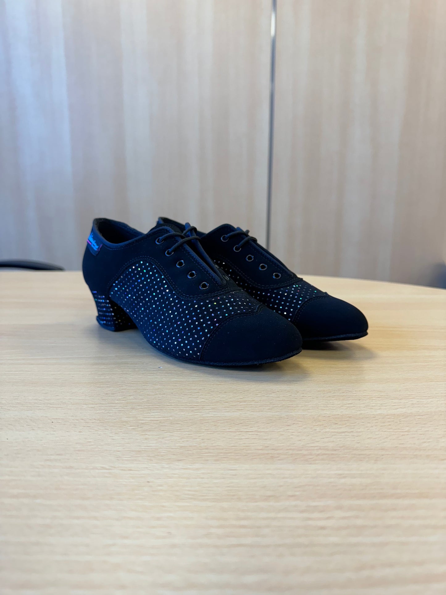 CK Line - Nubuck/Hologram (Size 3.5)