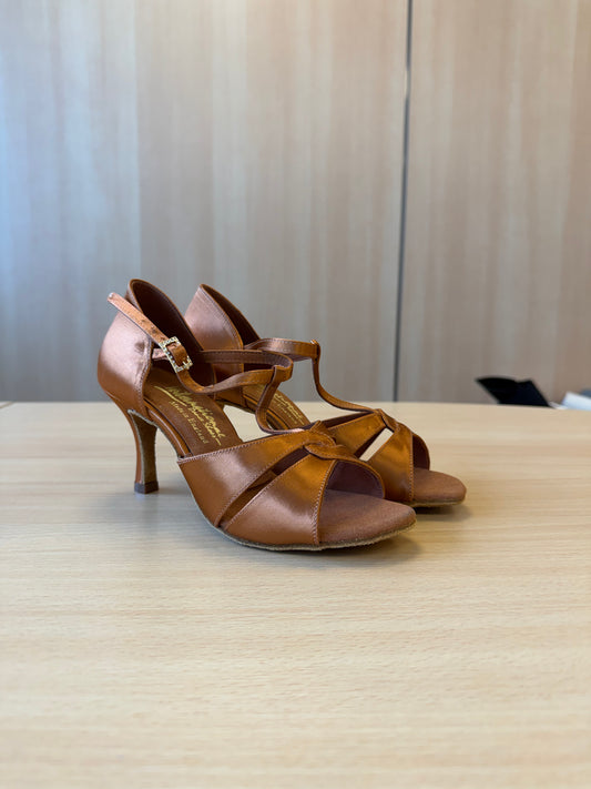 1018 - Tan Satin - Size 4.5 - Narrow