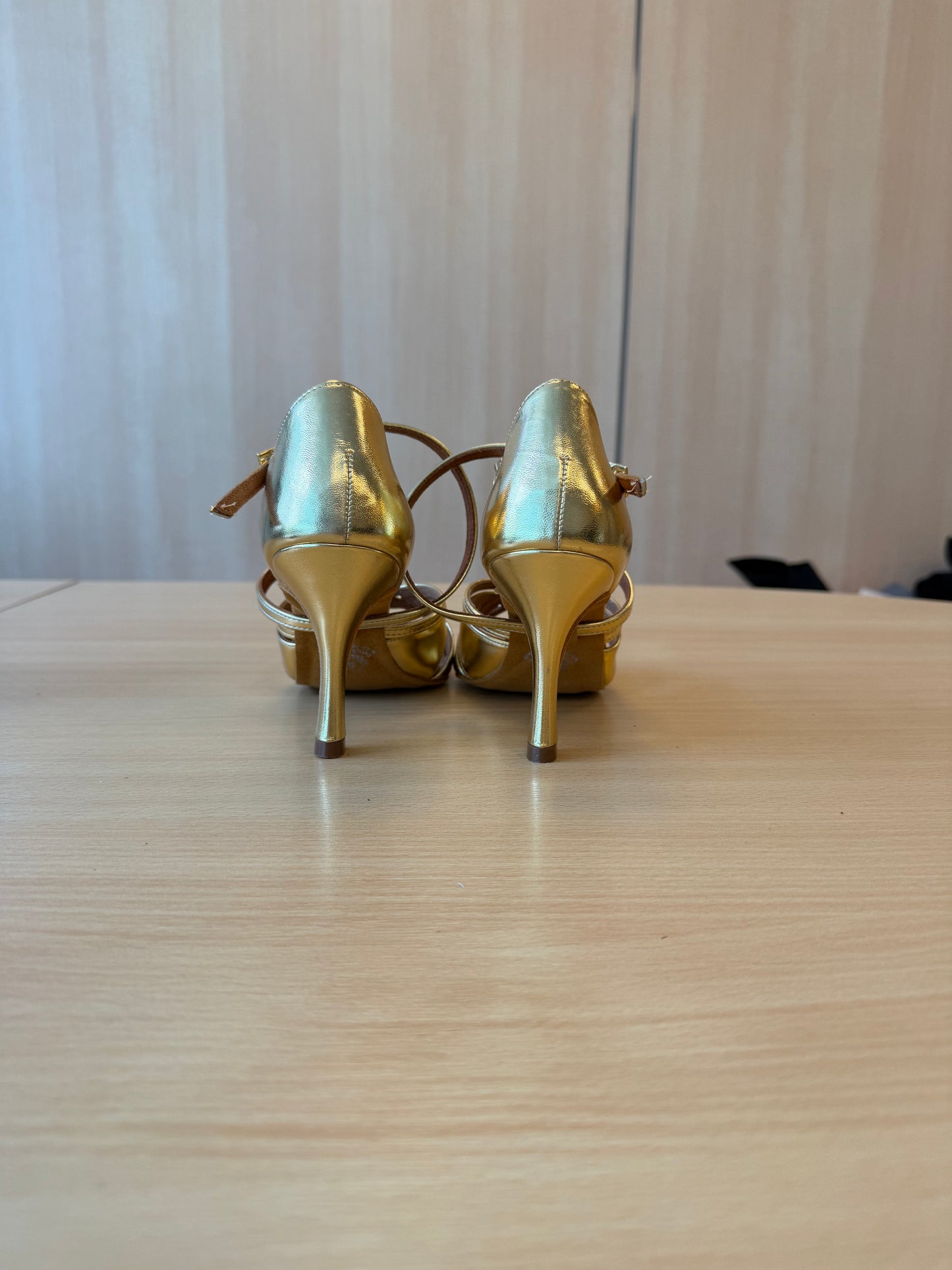 Mia - Gold NotCalf - Size 5 - Regular (Vegan)
