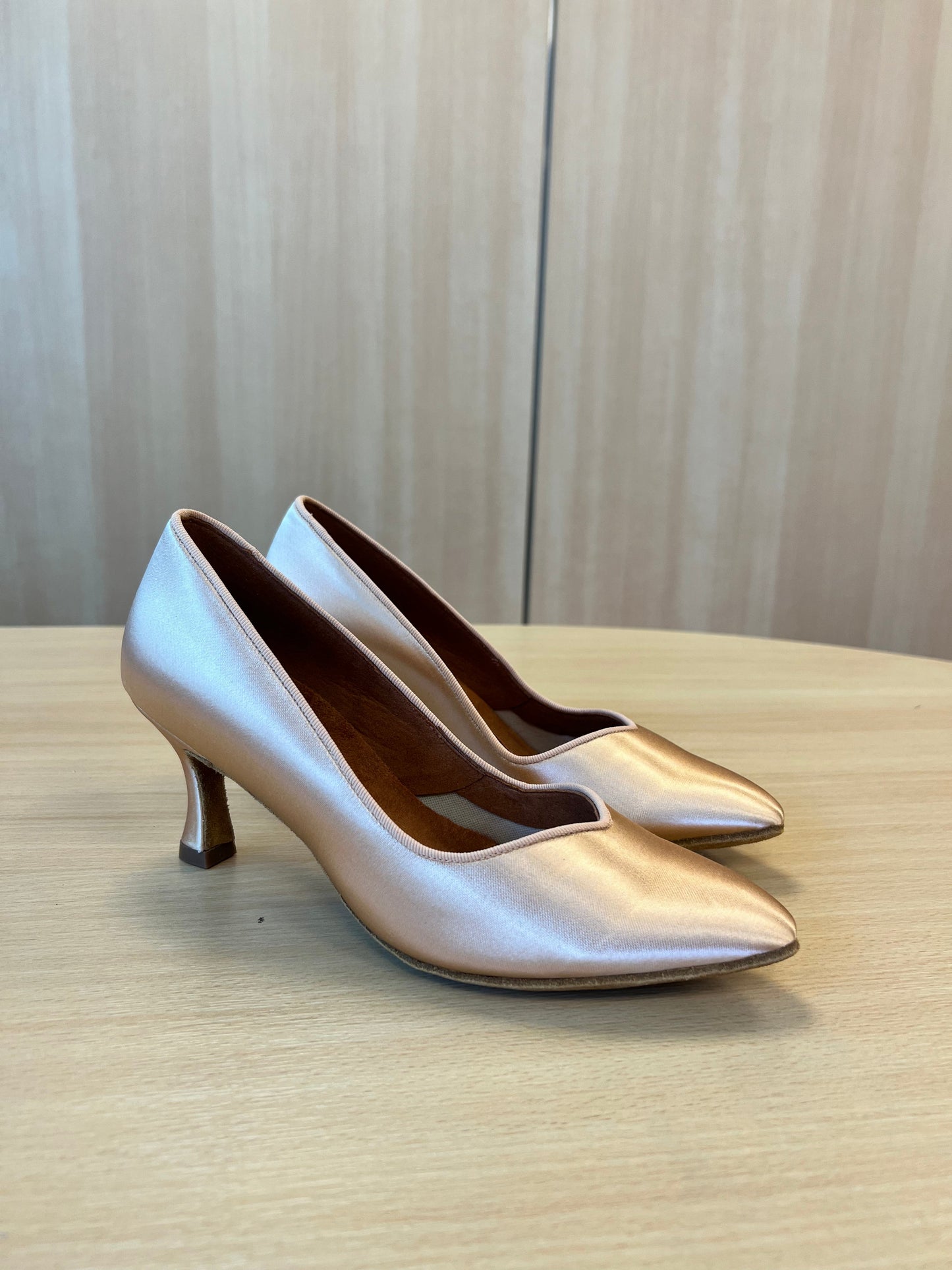 ICS SuperStar - Peach Satin (Size 6N)