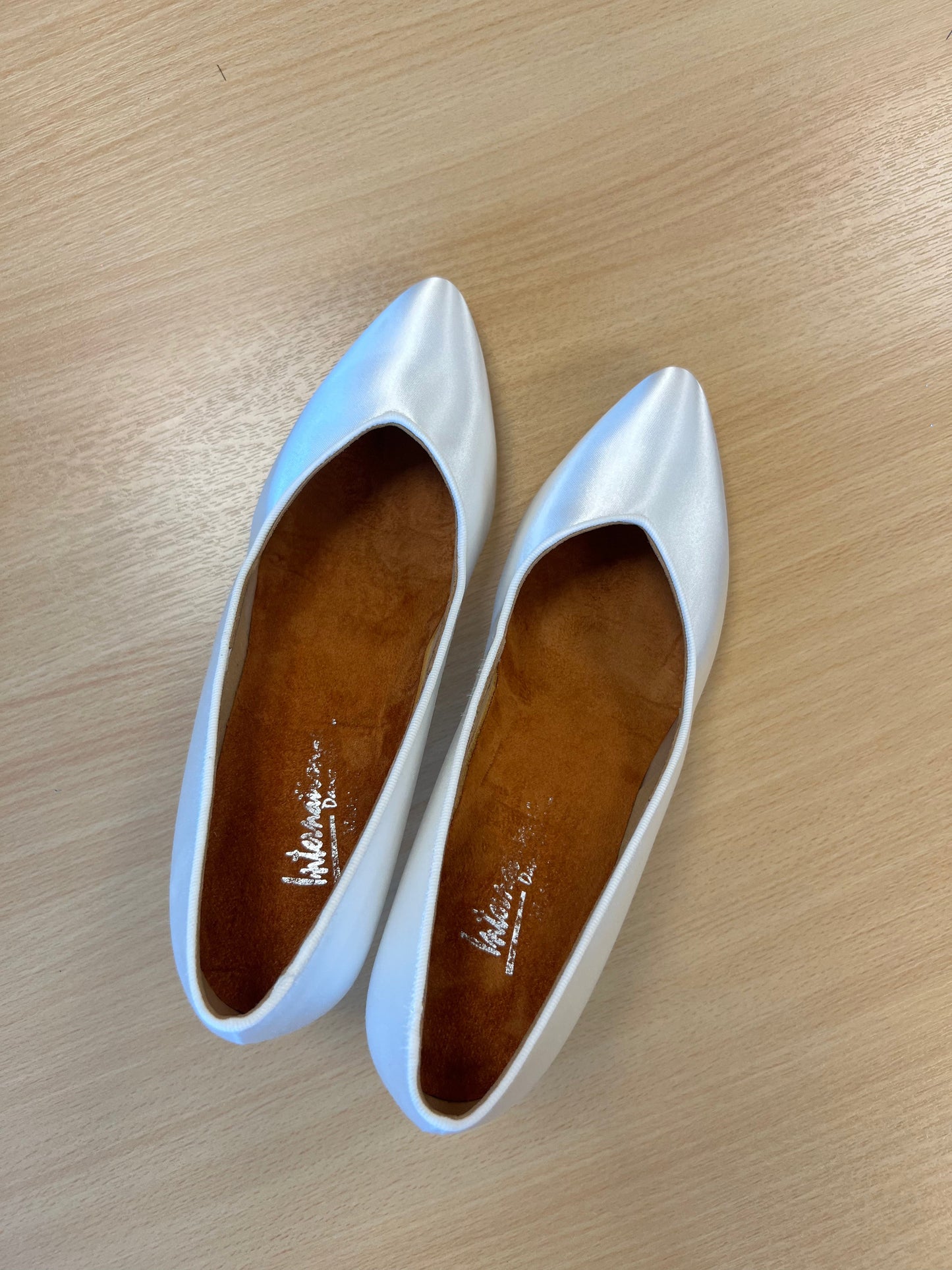 ICS SuperStar - White Satin (Size 8)