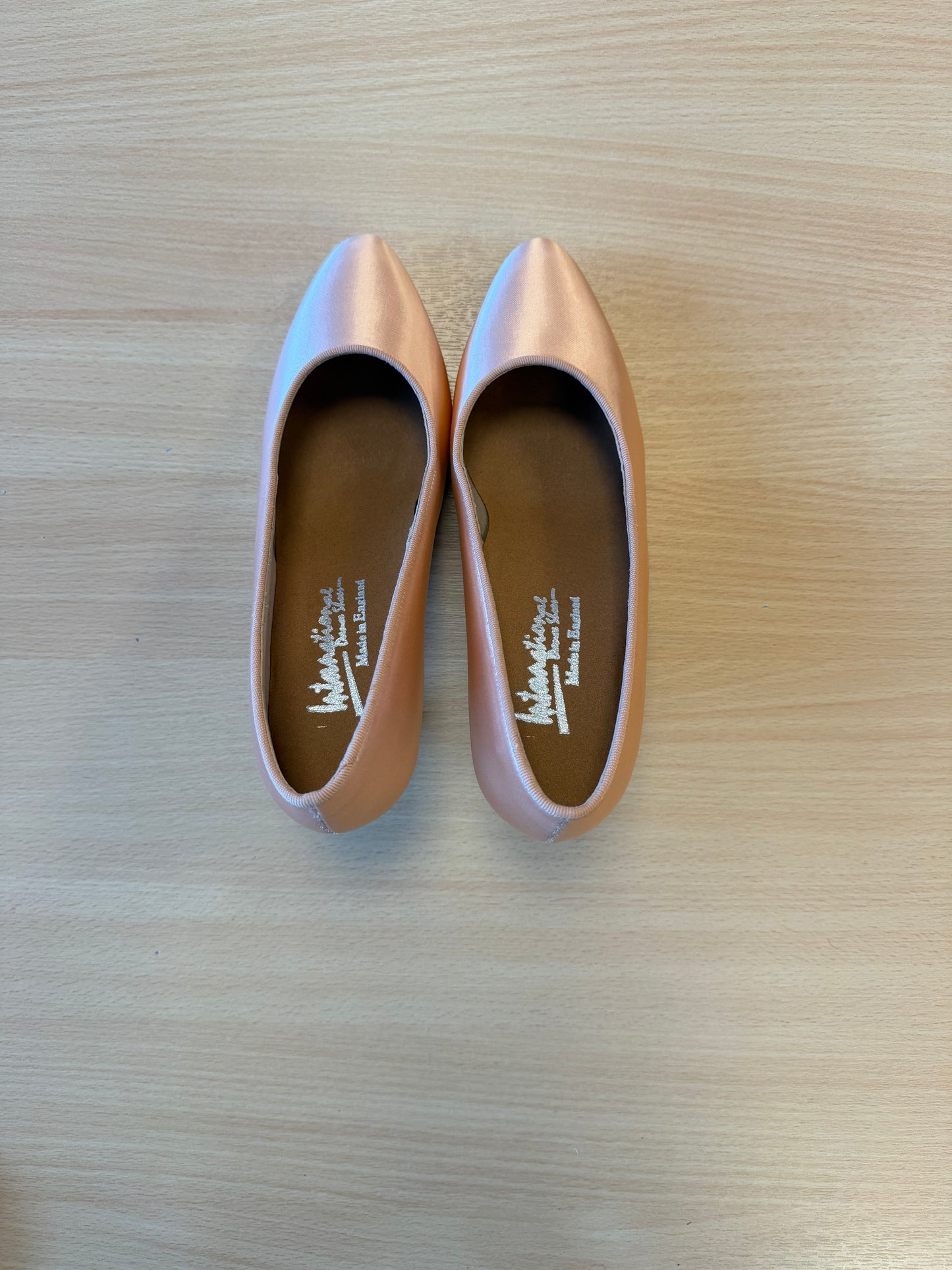 ICS RoundToe - Peach Satin - Size 4.5 - Regular