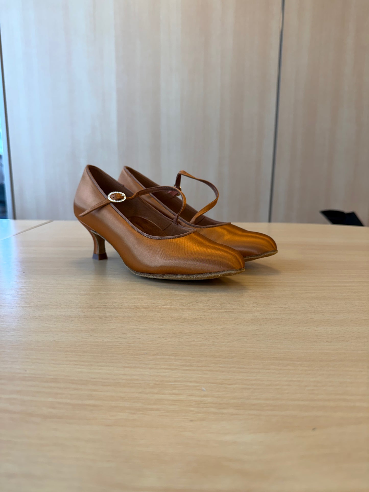 ICS RoundToe SingleStrap - Tan Satin - Size 5 - Regular
