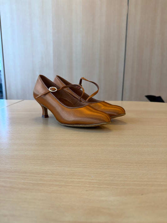 ICS RoundToe SingleStrap - Tan Satin - Size 5 - Regular