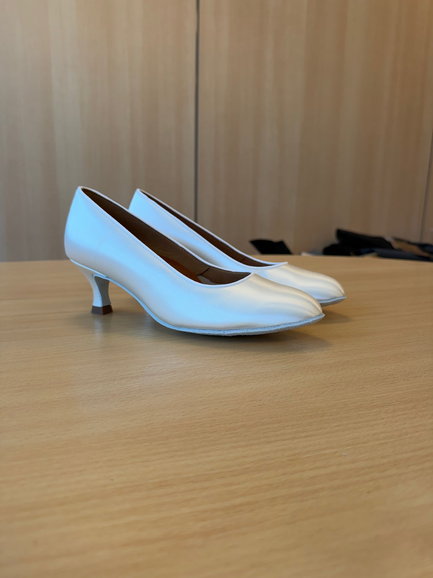 ICS RoundToe - White Satin - Size 5.5 - Regular