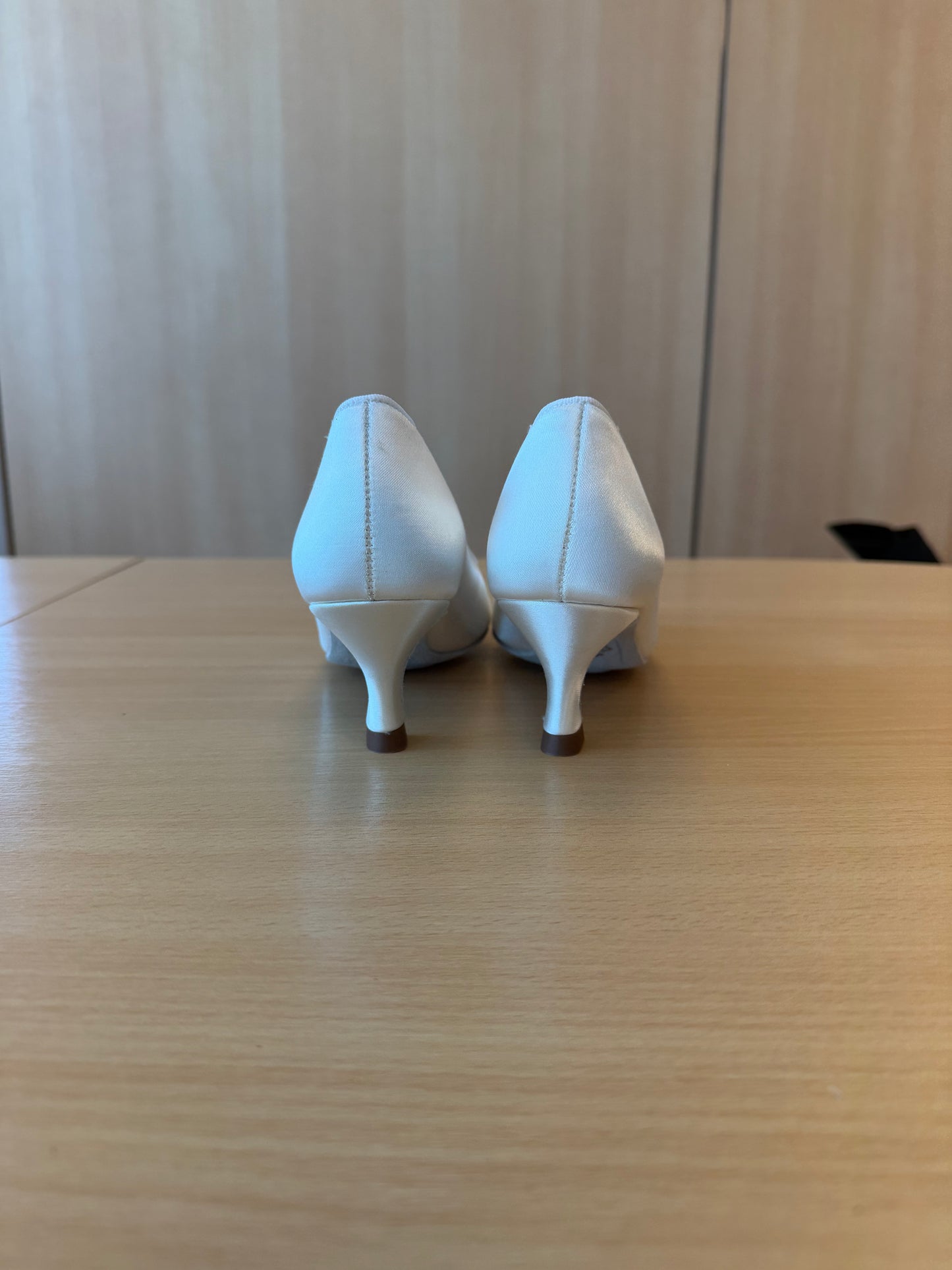 ICS RoundToe - White Satin - Size 5.5 - Regular