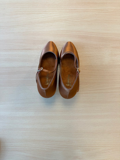 ICS RoundToe SingleStrap - Tan Satin - Size 5 - Regular