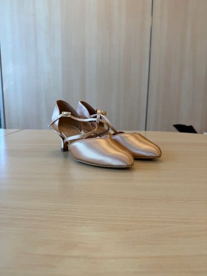 American Smooth - Peach Satin - Size 4.5 - Wide