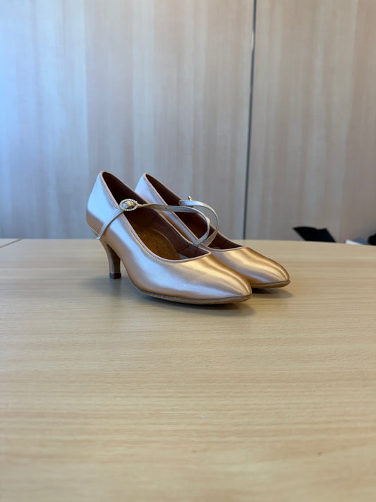 ICS RoundToe SingleStrap - Peach Satin - Size 5 - Regular