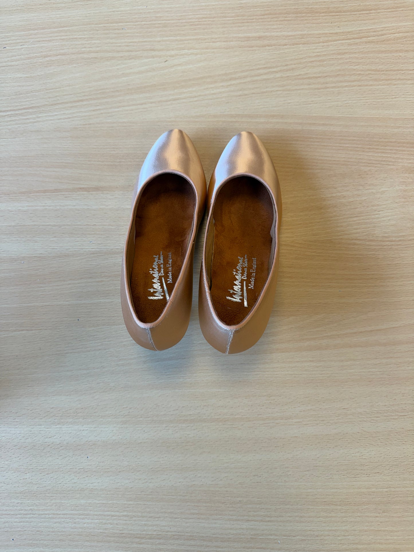 ICS RoundToe - Peach Satin - Size 4.5 - Regular