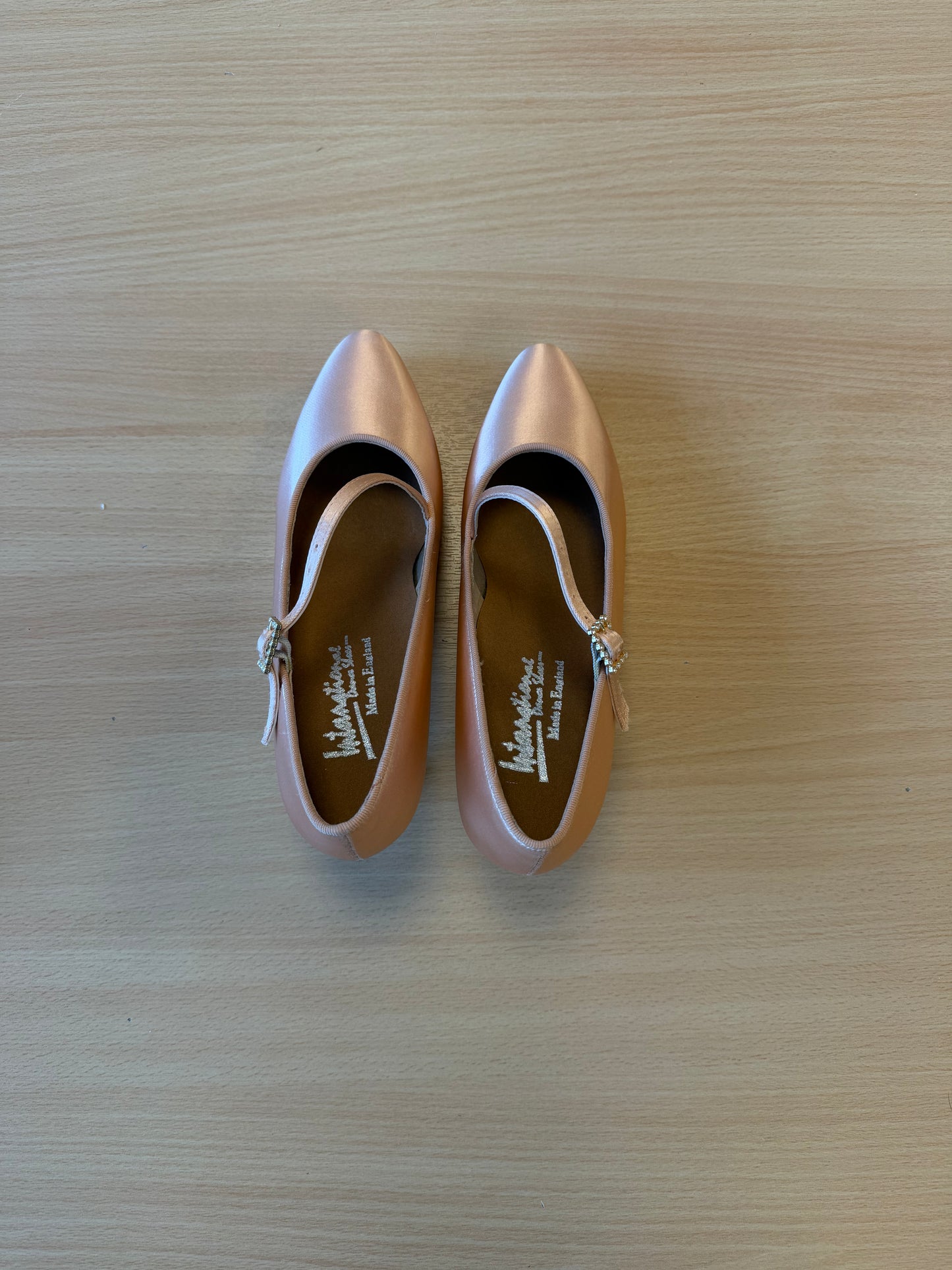 ICS RoundToe SingleStrap - Peach Satin - Size 4.5 - Regular