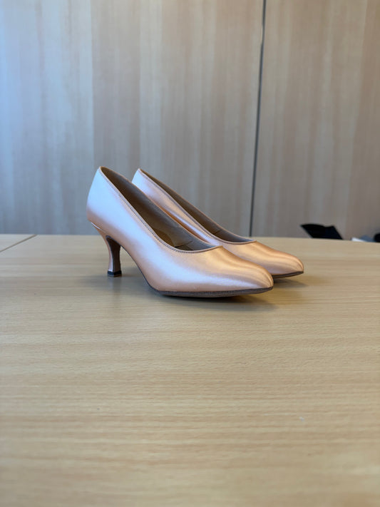 ICS RoundToe - Peach Satin - Size 5 - Regular