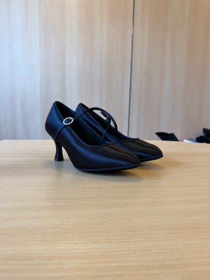 ICS RoundToe SingleStrap - Black Satin - Size 5 - X Wide