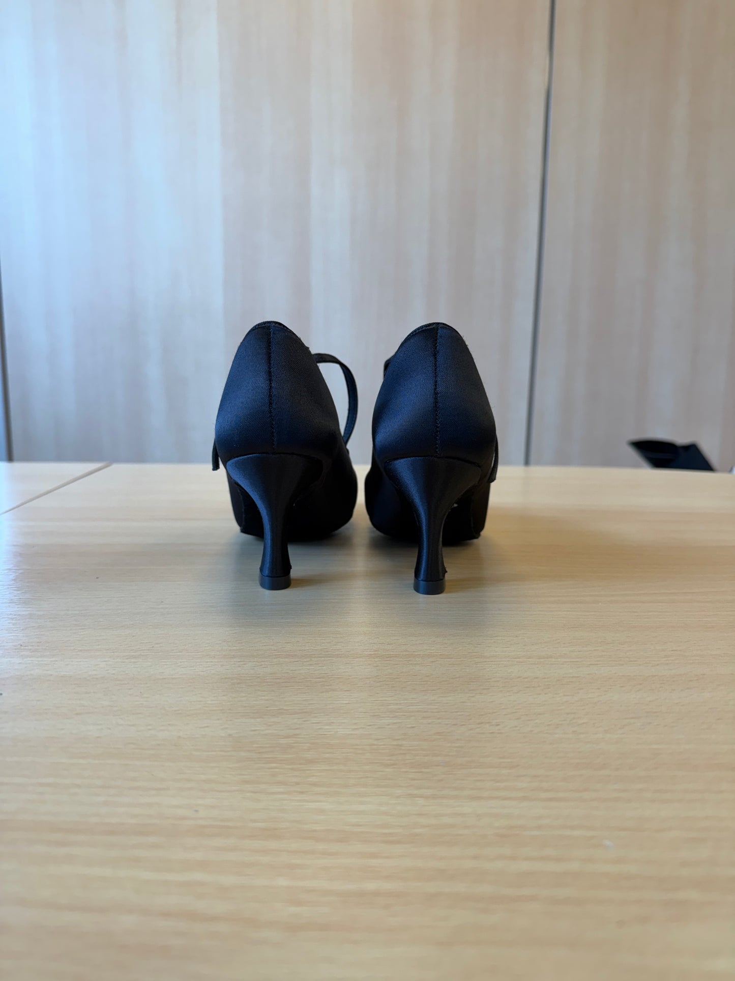 ICS RoundToe SingleStrap - Black Satin - Size 5 - X Wide