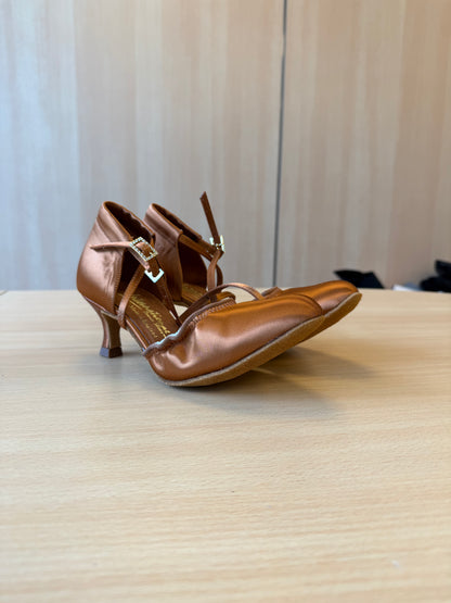 American Flex - Tan Satin - Size 4.5 - Regular
