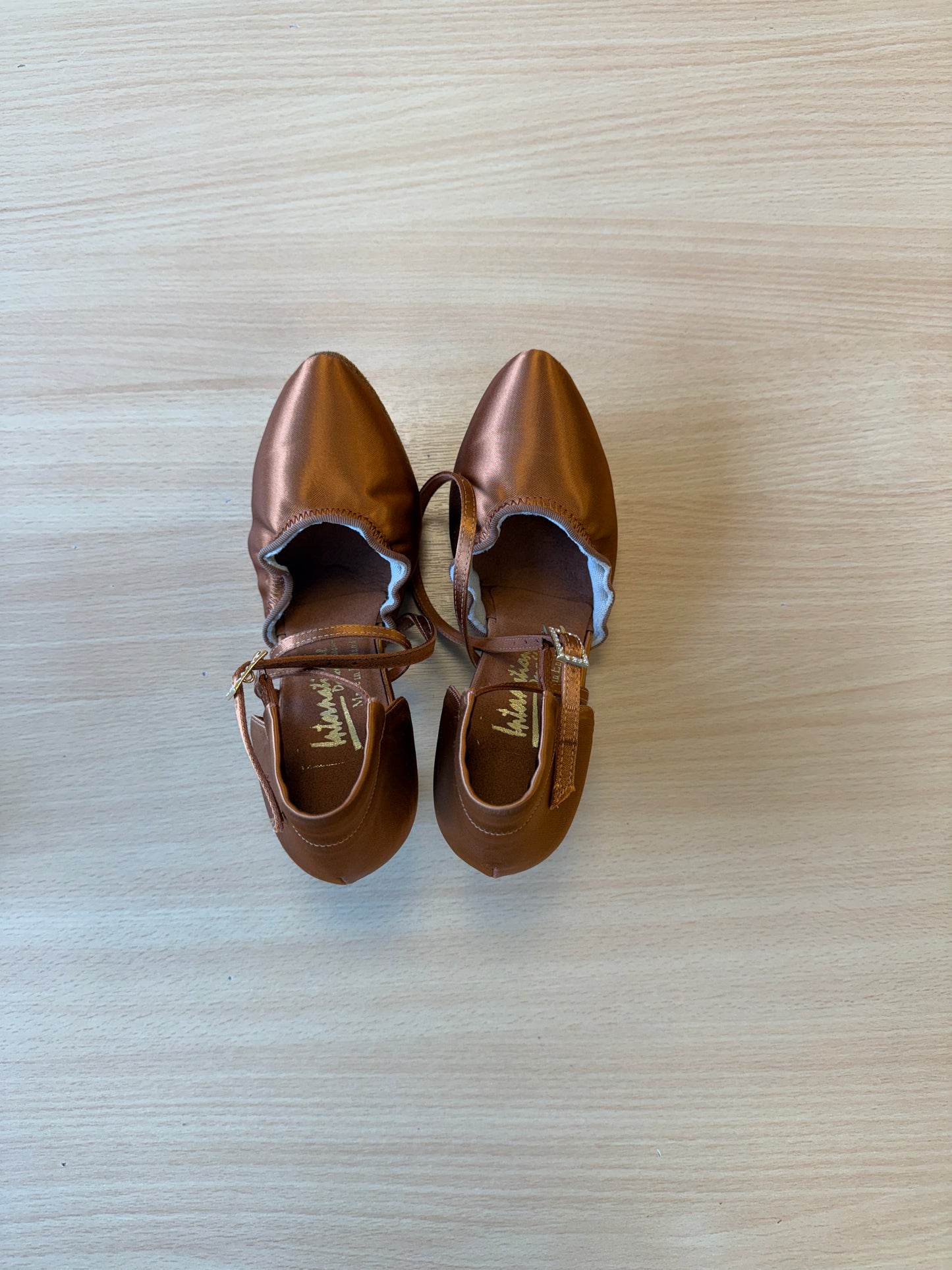 American Flex - Tan Satin - Size 4.5 - Regular