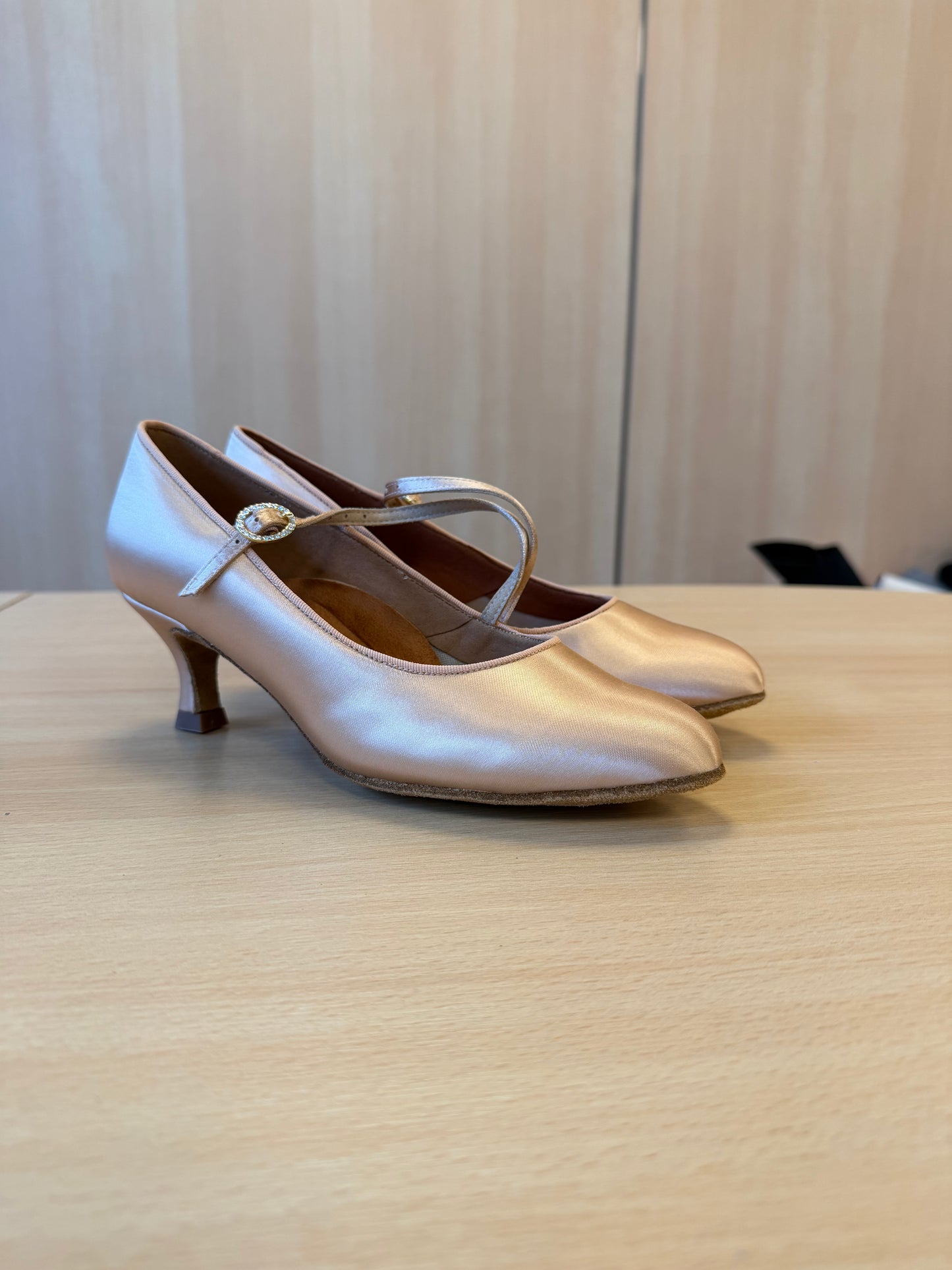 ICS RoundToe SingleStrap - Peach Satin - Size 5 - Regular