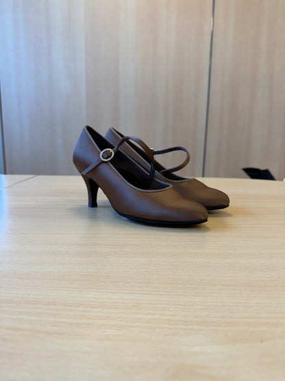 ICS RoundToe SingleStrap - Cocoa Satin - Size 5 - Regular